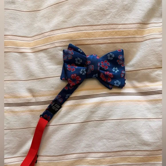 Turnbull & Asser Pre-Tied Bow Tie - Blue & Red Floral - Picture 5 of 5